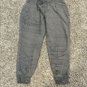 Lululemon Gray Jogger Pants with Abstract Pattern Size 12